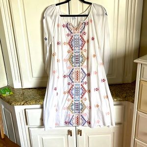 Size Large White casual dress with stitching